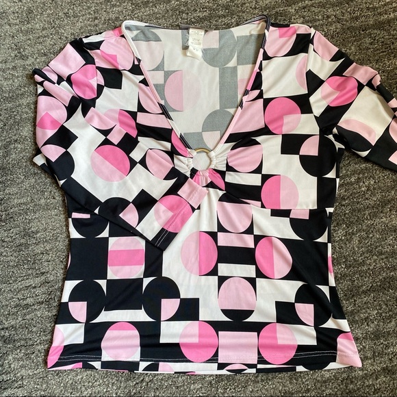 patterned top - Picture 3 of 4